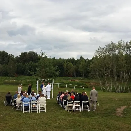 Kuelalistemaja Moisa Kaempingud Kadrina